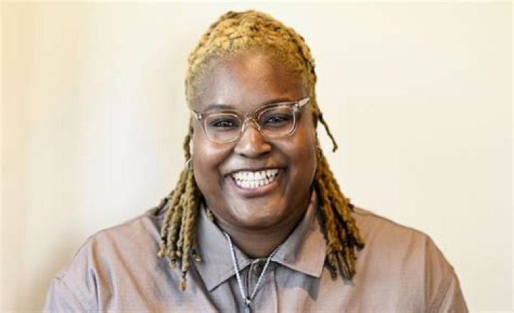 
Remi Burgz Height, Weight, Net Worth, Age, Birthday, Wikipedia, Who, Nationality, Biography 