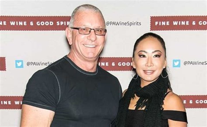 Robert Irvine is Married to Wife: Gail Kim. Kids, Analisa and Talia.