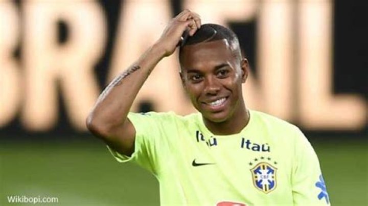 
Robinho Height, Weight, Net Worth, Age, Birthday, Wikipedia, Who, Instagram, Biography 