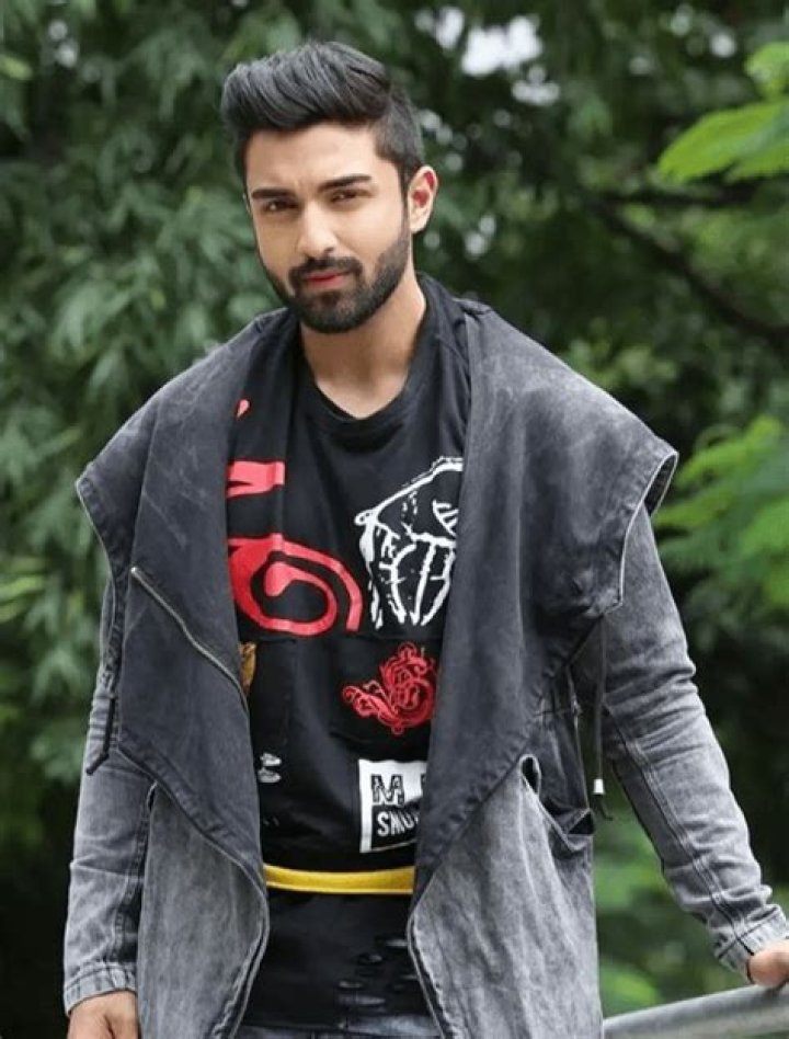 
Rohit Suchanti Height, Weight, Net Worth, Age, Birthday, Wikipedia, Who, Nationality, Biography 