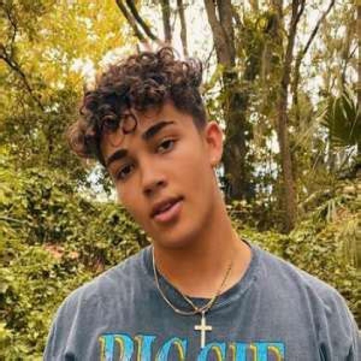 
Rowan Eldridge Height, Weight, Net Worth, Age, Wiki, Who, Instagram, Biography 