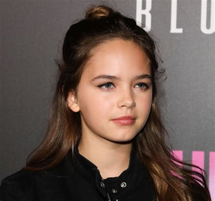 
Ryan Kiera Armstrong Sister Victoria Is A Dentist In The Making 