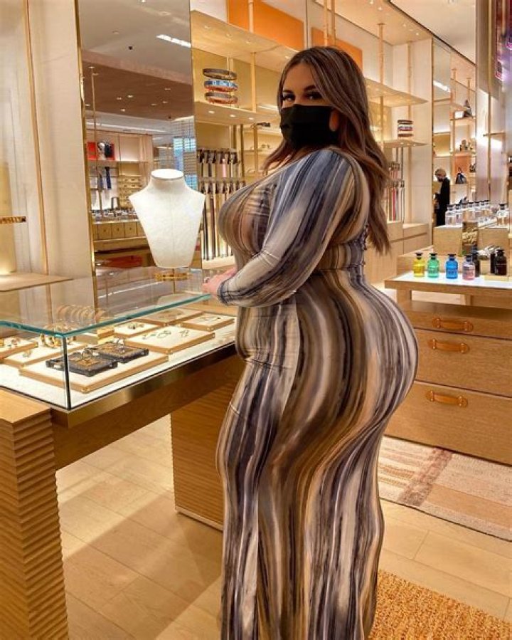 Samantha Nivia Height, Weight, Net Worth, Age, Birthday, Wikipedia, Who, Instagram, Biography