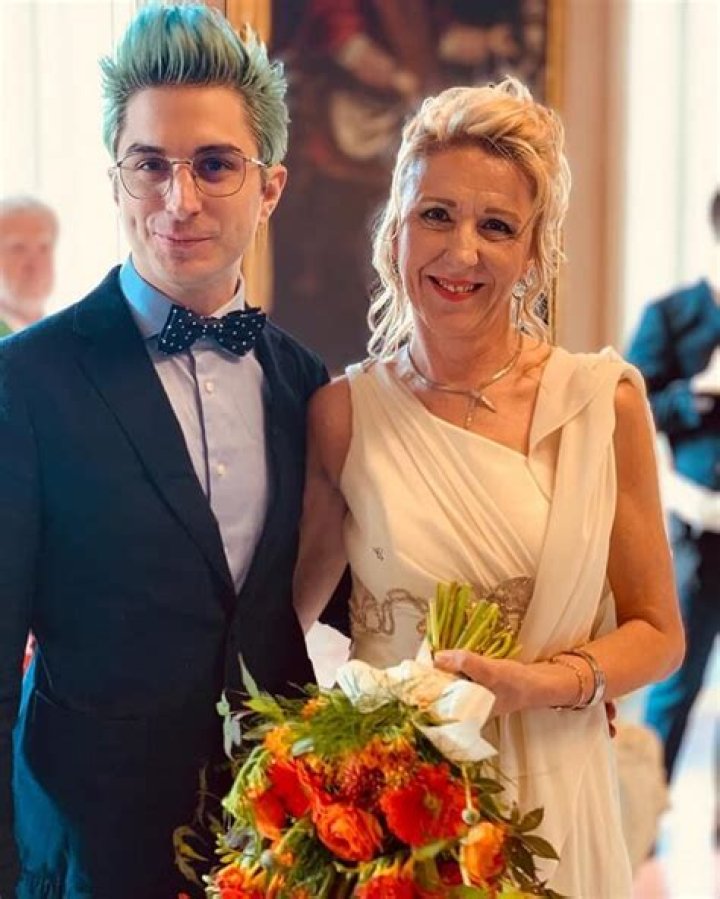 
Sascha Burci Height, Weight, Net Worth, Age, Birthday, Wikipedia, Who, Nationality, Biography 