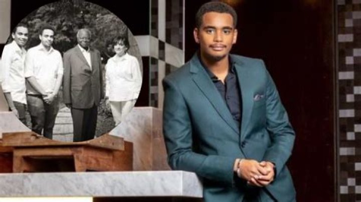 
Sean Andrew Kibaki Height, Weight, Net Worth, Age, Birthday, Wikipedia, Who, Nationality, Biography 