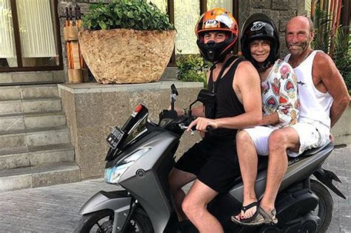 
Sennett Devermont Height, Weight, Net Worth, Age, Birthday, Wikipedia, Who, Nationality, Biography 