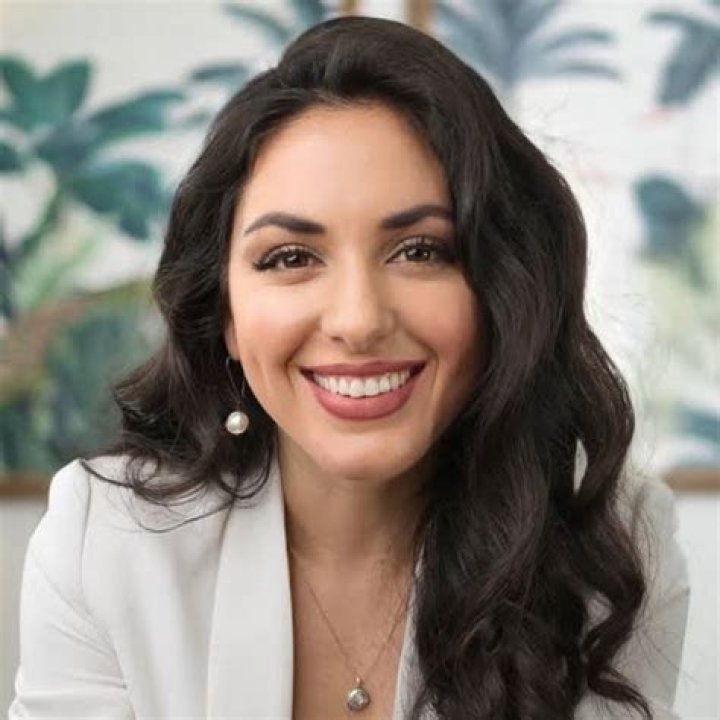 Shadé Zahrai Height, Weight, Net Worth, Age, Birthday, Wikipedia, Who, Nationality, Biography