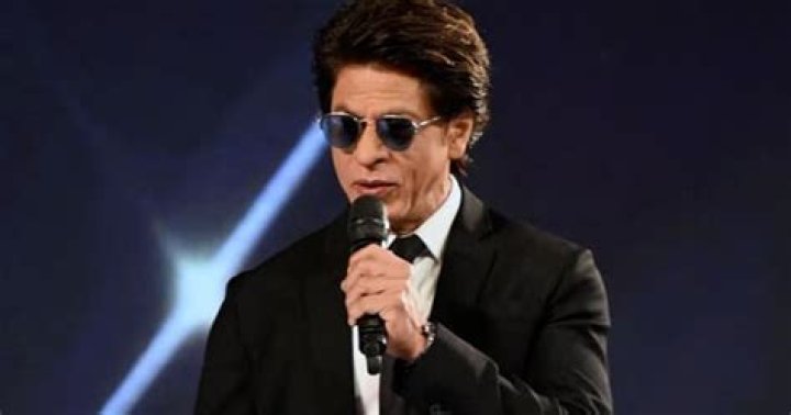 
Shah Rukh Khan lights up the iconic Burj Khalifa 