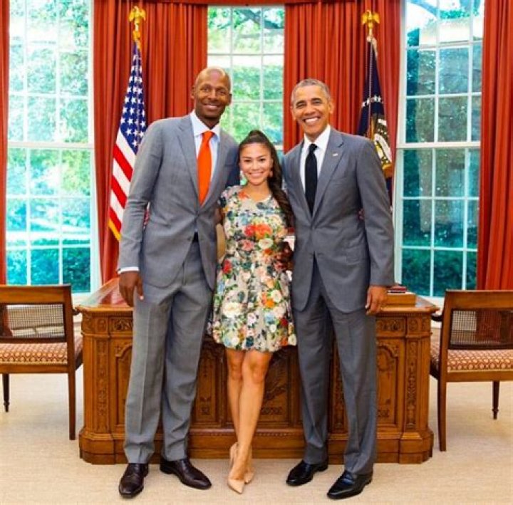 
Shannon Walker Williams Height, Weight, Net Worth, Age, Birthday, Wikipedia, Who, Nationality, Biography 