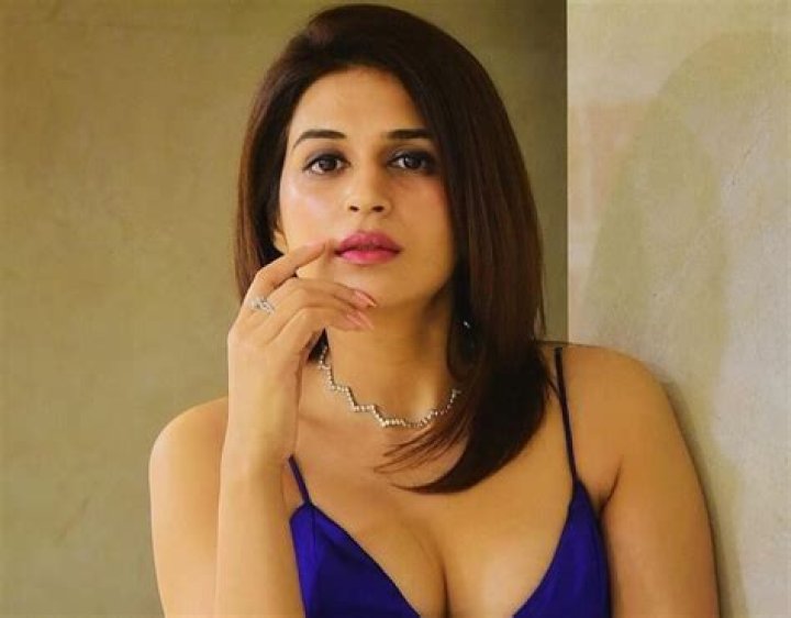 
Shraddha Das Height, Weight, Net Worth, Age, Birthday, Wikipedia, Who, Nationality, Biography 