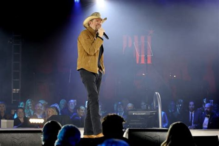 
Singer Toby Keith Health Update 2022: Tour Cancelled Due To Cancer Diagnosis 