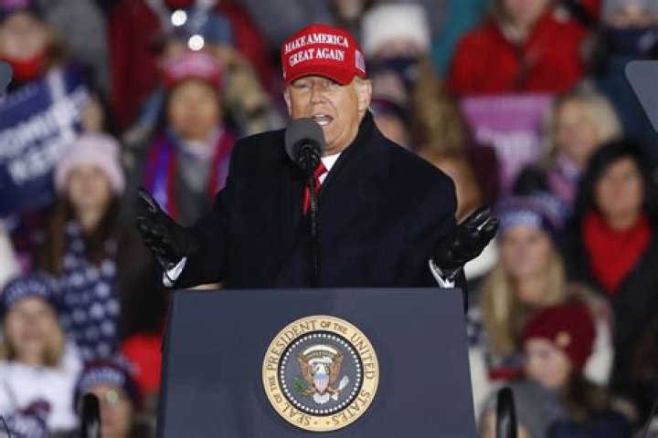 
Sources Say Trump Will Launch a 2024 Presidential Campaign After Midterm Elections: Report 