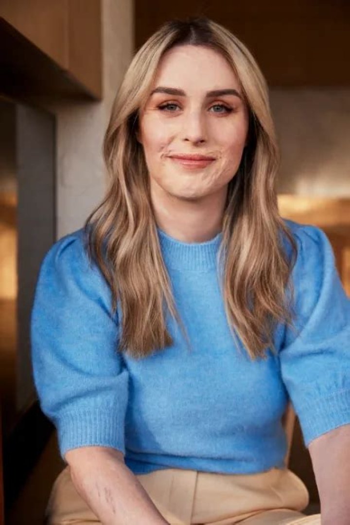 
Stephanie Browitt Height, Weight, Net Worth, Age, Birthday, Wikipedia, Who, Nationality, Biography 