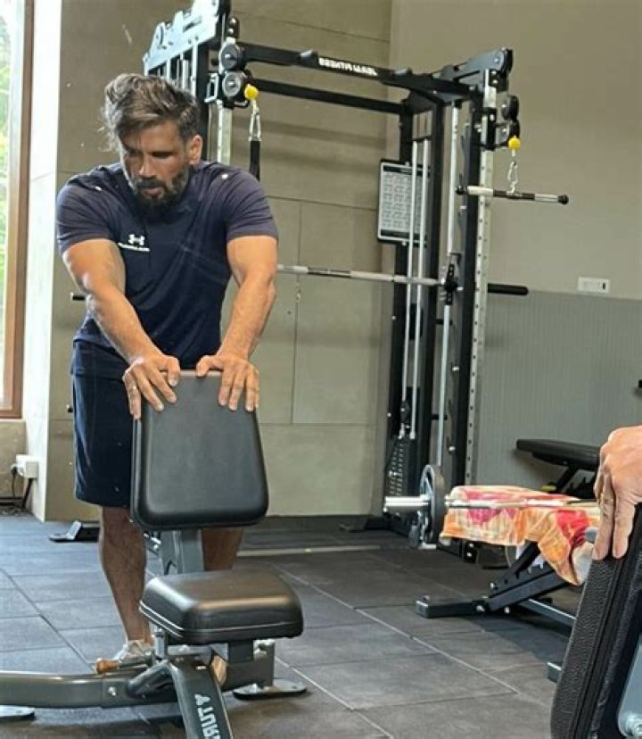 Suniel Shetty Height, Weight, Net Worth, Age, Birthday, Wikipedia, Who, Instagram, Biography