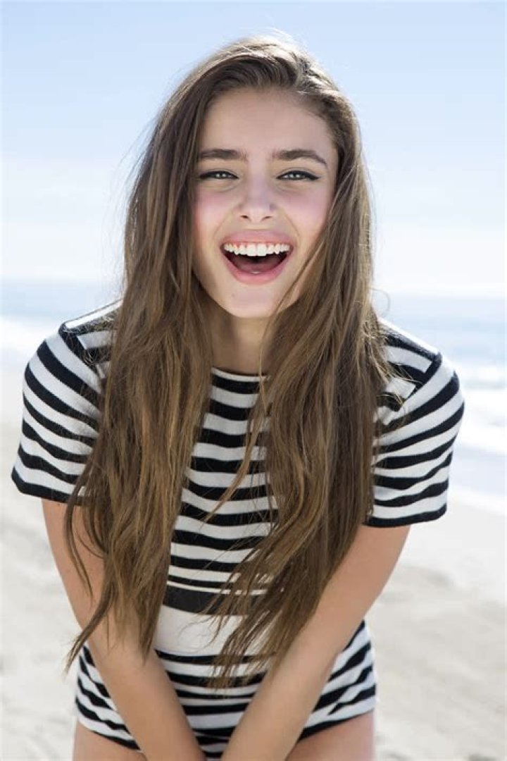 
Taylor Marie Hill Height, Weight, Net Worth, Age, Birthday, Wikipedia, Who, Instagram, Biography 