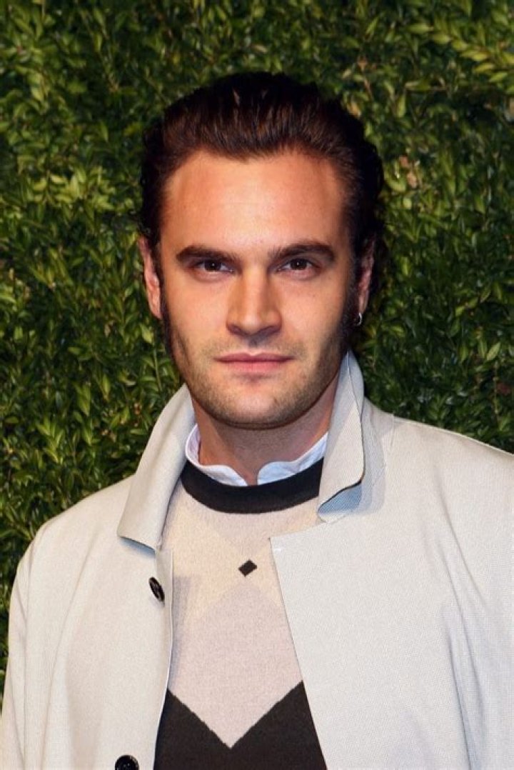 
The Untold Truth About Daisy Ridley’s Husband, Tom Bateman 