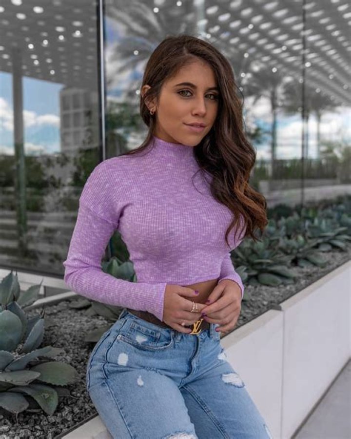 
The Untold Truth Of Violet Summers – Age, Family, Net Worth 