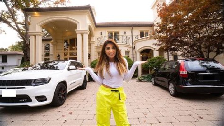 Tia Bhatia Wiki: Who is her father? Dad, Age, Net Worth, Bio