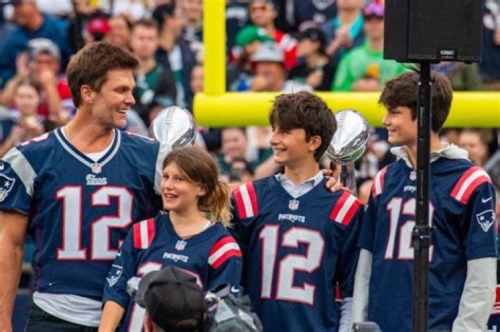 
Tom Brady’s Children Attend Buccaneers Game Without Gisele Bündchen 