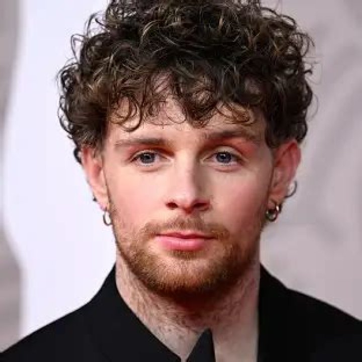 
Tom Grennan Height, Weight, Net Worth, Age, Birthday, Wikipedia, Who, Nationality, Biography 