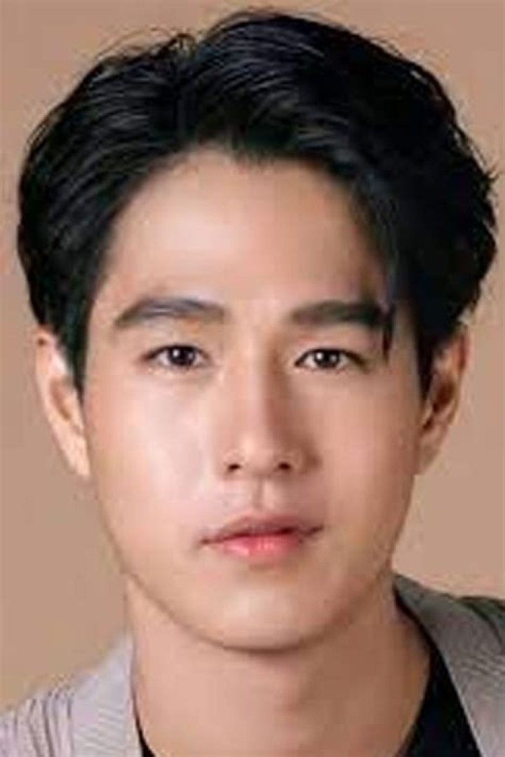 
Toy Thanapat Height, Weight, Net Worth, Age, Birthday, Wikipedia, Who, Nationality, Biography 