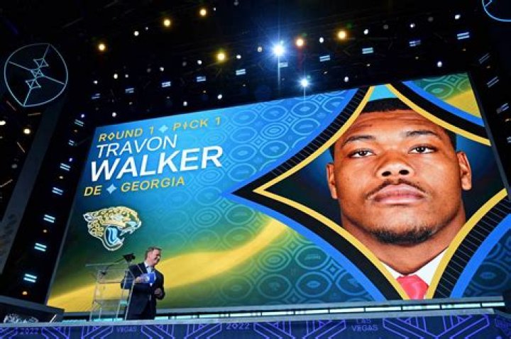 
Travon Walker Is Everyone’s Pick For No 1 Draft, Here Is How Much Money He Would Be Making 