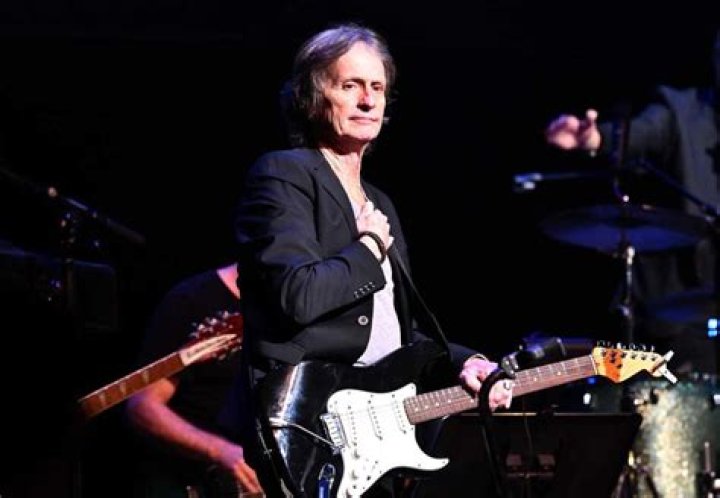 
Tributes Pour In For Brett Tuggle AS Fleetwood Mac Keyboardist Dies AT 70 