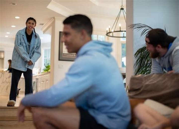 
UCLA Football Running Back Zach Charbonnet Sister Bella Hall Is 16 And Has Special Needs 