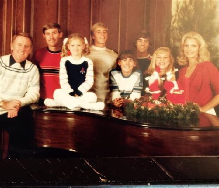 
Vin Scully Sandra Hunt Age Difference: Children And Wedding Details – Cause of Death 