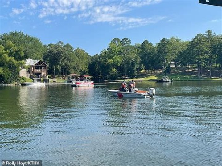 What happened to Daniel Dale Jones? Kentucky pilot killed after plane crashed into Lake Hamilton in Arkansas