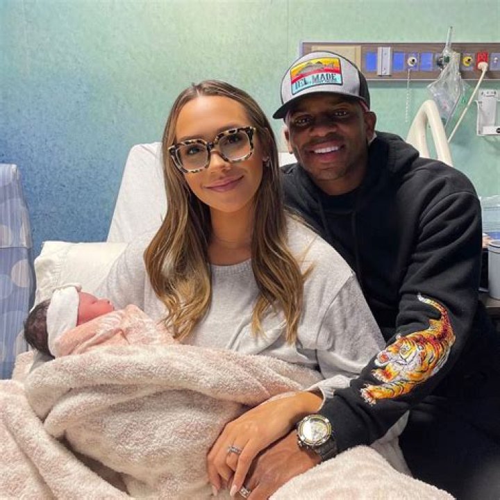 What Is Jimmie Allen Wife Alexis Gale Ethnicity? Family Details About The Registered Nurse
