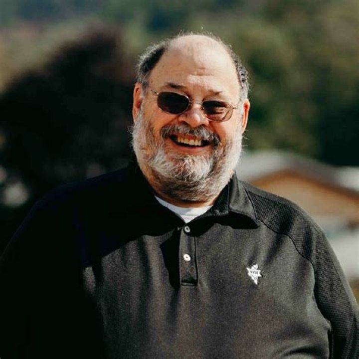 Where Is Tom Simcox Now? Actor Wikipedia and Family Facts You Didn’t Know