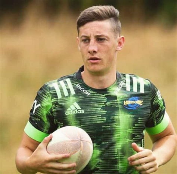 
Who Are Cam Roigard Parents Dave And Lisa? Siblings And Family 