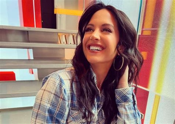 
Who Are Emily Compagno’s Sisters? 