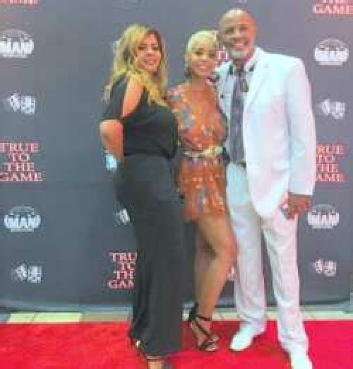 Who Are Erica Peeples Parents? Meet The Trophy Wife Actress Family On Instagram