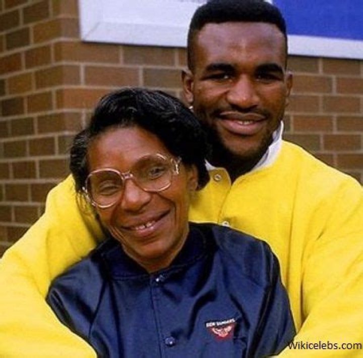 Who are Evander Holyfields Parents? Evander Holyfield Biography, Parents Name, Nationality and More