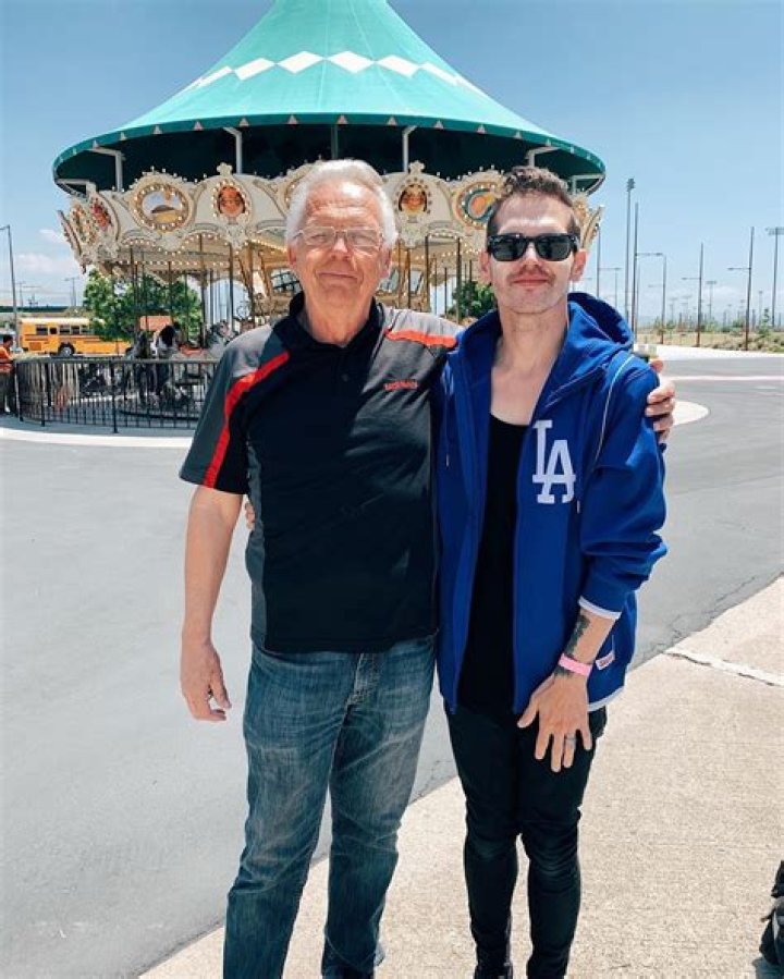 
Who are Gerard Ways Parents? Gerard Way Biography, Parents Name and More 