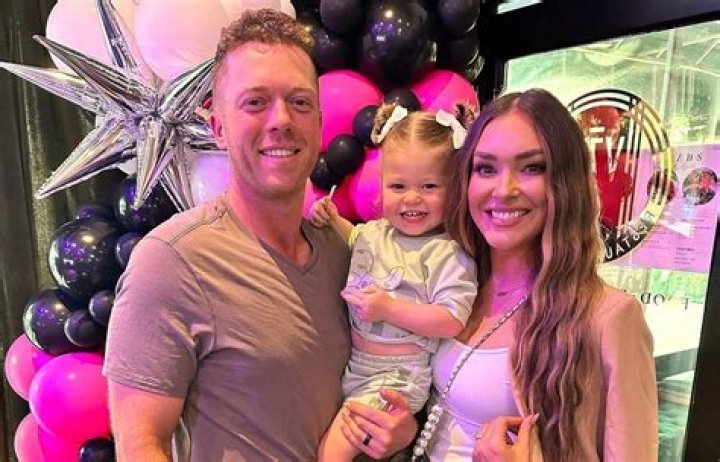 
Who Are Talor Gooch Parents? Meet Ron And Ambre Gooch On Instagram 