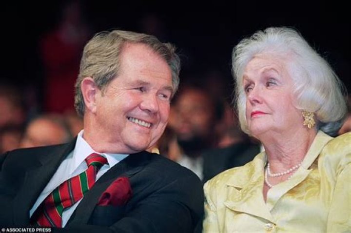 
Who Is Adelia Elmer Robertson aka Dede? Televangelist Pat Robertson’s Wife Died At 94 