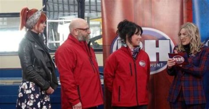 
Who Is Bargain Hunt & Flog It’s Caroline Hawley Married To? Husband John Hawley and Children 