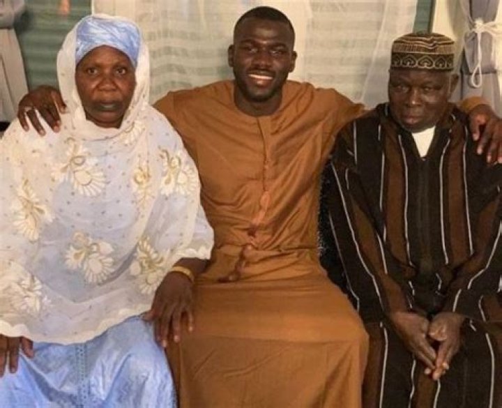 
Who Is Charline Oudenot? Meet Kalidou Koulibaly’s Wife 