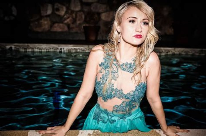 
Who is Chelsey Reist? Wiki Age, Parents, Husband, Net Worth 