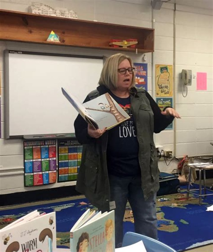 Who is Debra Rosenquist? New York teacher allegedly manipulated fifth grade girl into changing pronouns