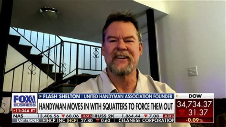 
Who is Flash Shelton? Handyman tricks California squatters into vacating mother’s residence, leaving netizens impressed 