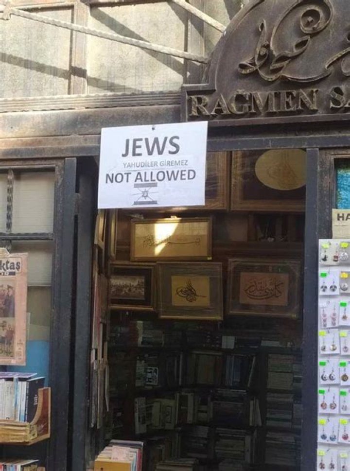 
Who is Ozkan Mustafa, owner of Ragman Sahaf bookstore in Istanbul, Turkey that displayed ‘Jews not allowed’ sign? 