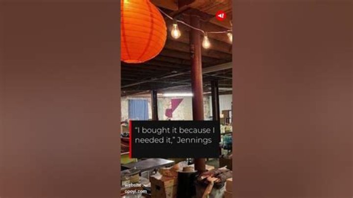 
Who is Phillip Jennings? Man bought Alex Murdaugh’s family couch for $14,000 at auction 