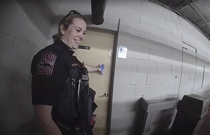
Who Is Ronni Carrocia? Tulsa Police Officer Caught Teasing Mental Health Patient 