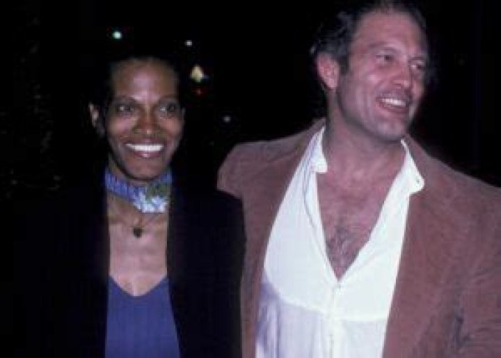 Who Is Willie Beir – Max Gail’s Late Wife?