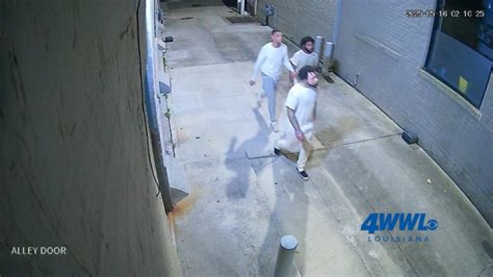 
Why was Jonathan Perryman arrested? Arizona inmate escapes after walking away from work crew 