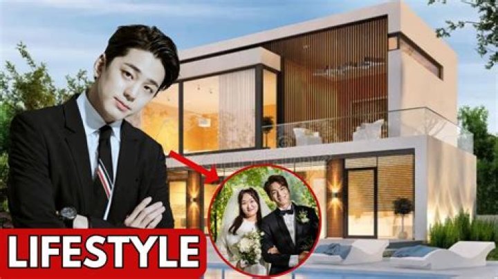 
Yoo Min-kyu Height, Weight, Net Worth, Age, Birthday, Wikipedia, Who, Nationality, Biography 